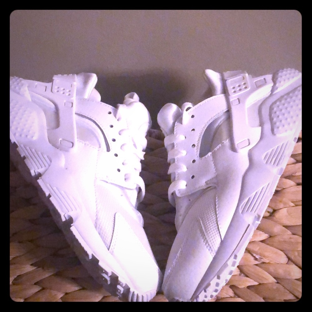 Nike Huarache * price firm* new shoe